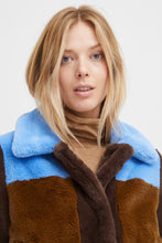 Load image into Gallery viewer, Calino Short Colour Block Faux Fur Jacket Chicory Coffee