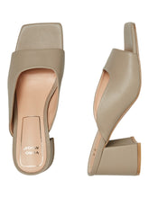 Load image into Gallery viewer, Stria Sandals Silver Mink